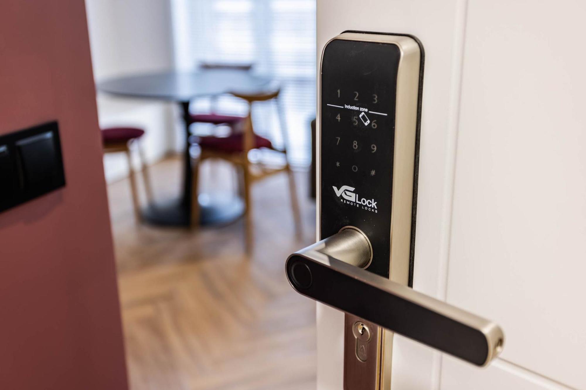 Przytulne I Komfortowe Studia Very Berry W Poznaniu By Noclegi Renters Zewnętrze zdjęcie
